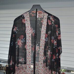 Pre-owned black floral Kimono By Xhiliration size M/L